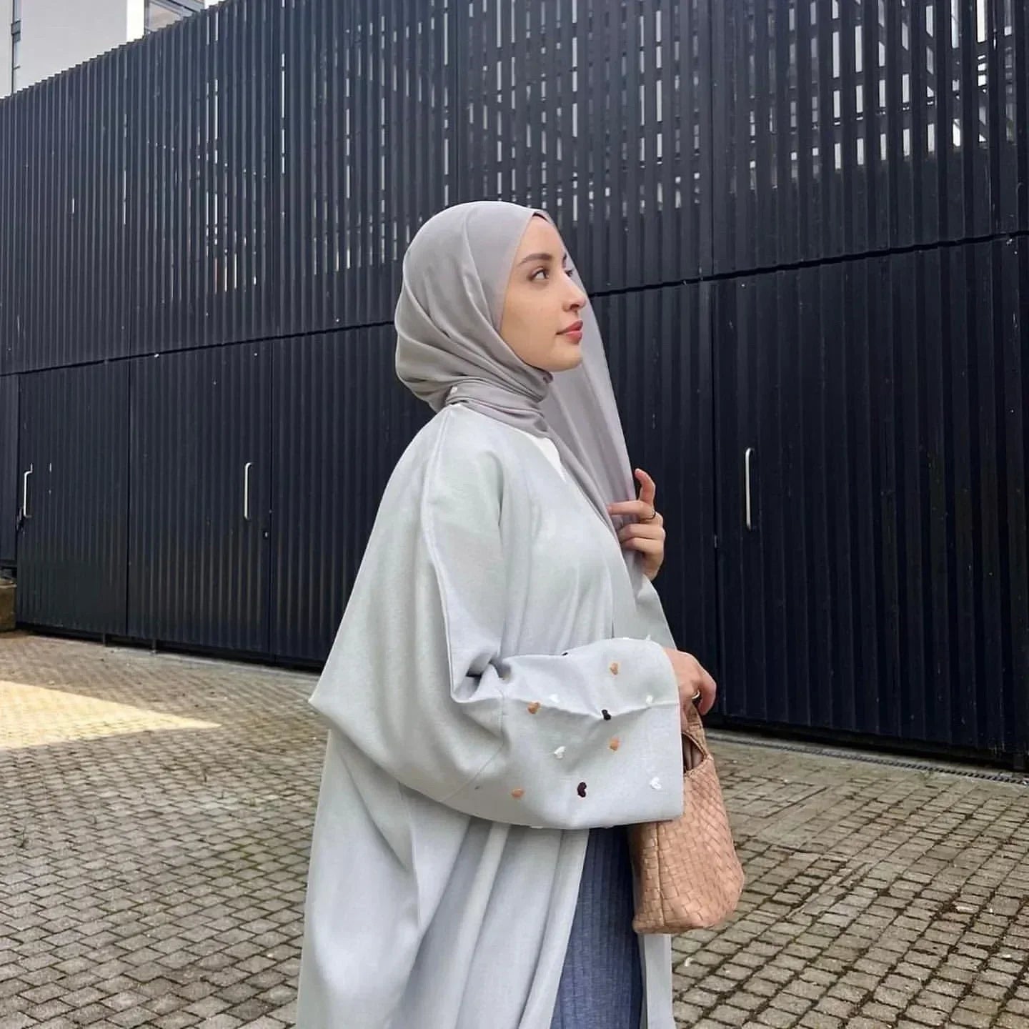 Abaya Amara — Embroidered Heart Linen Kimono