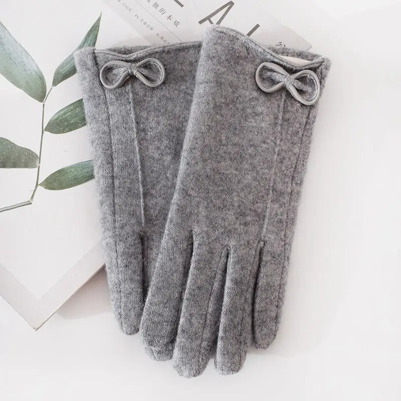 ZAYNA Cashmere Touchscreen Winter Gloves — Warm & Stylish