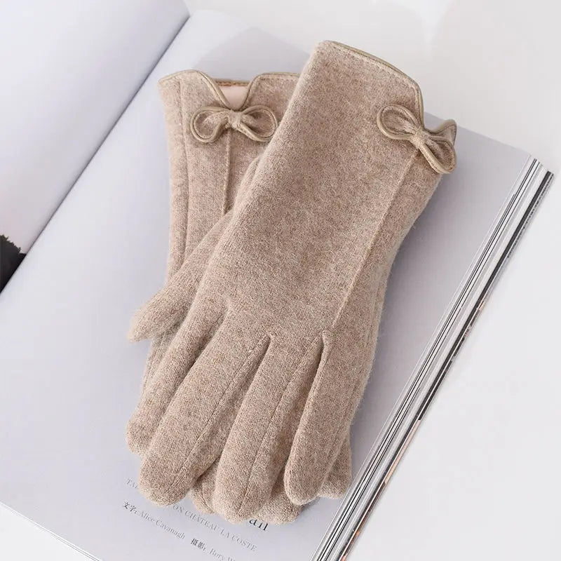 ZAYNA Cashmere Touchscreen Winter Gloves — Warm & Stylish