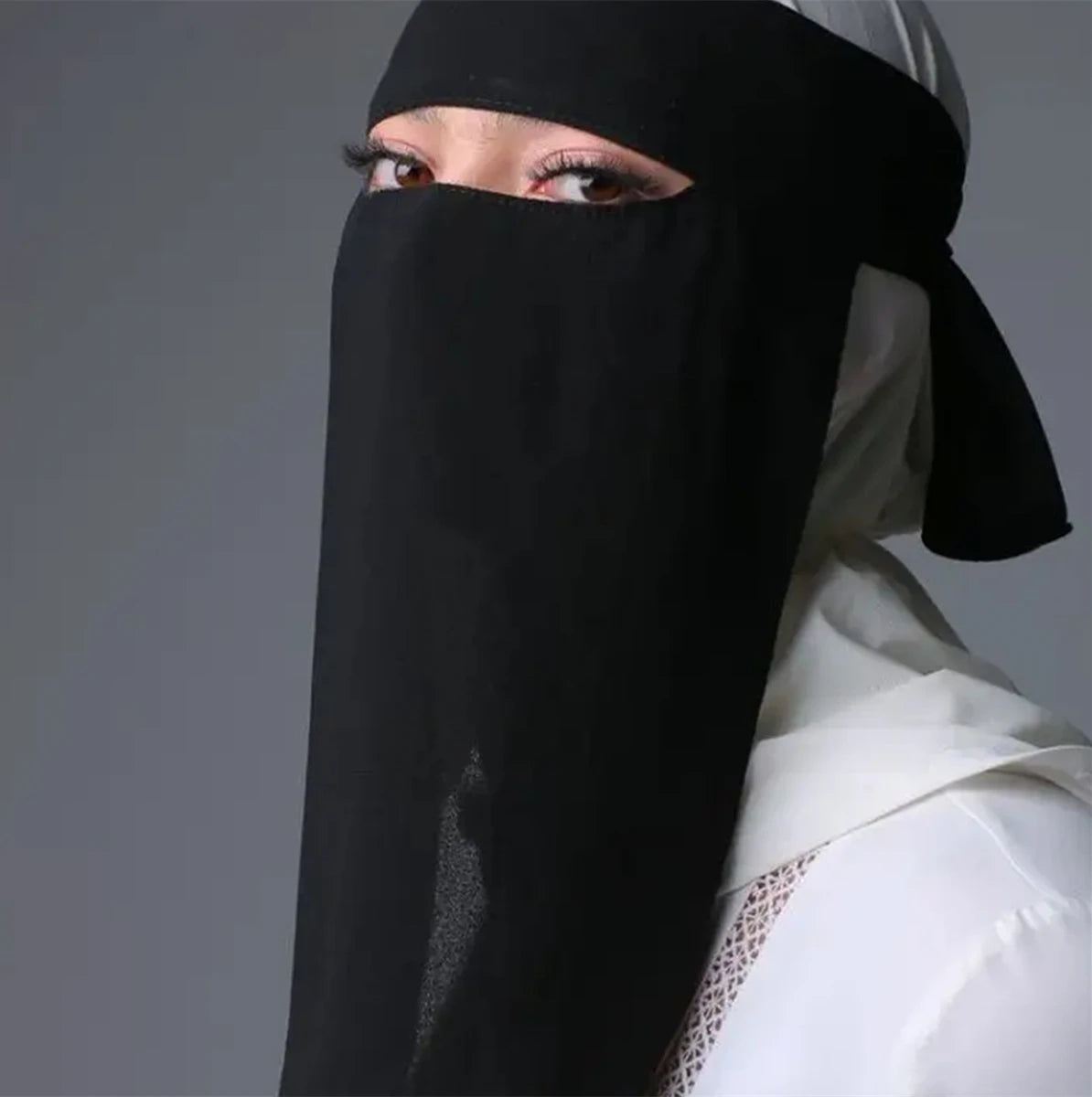 Perla Black Niqab — High-Quality Pearl Cloth