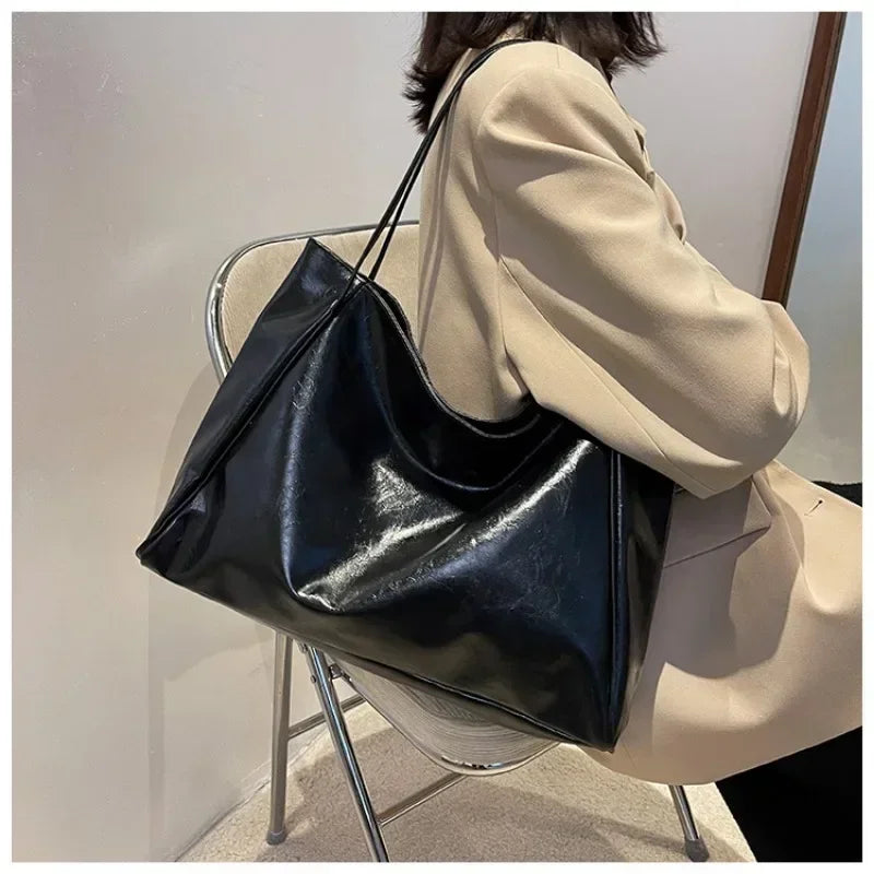 The Farah Tote — Original Leather Bucket Bag