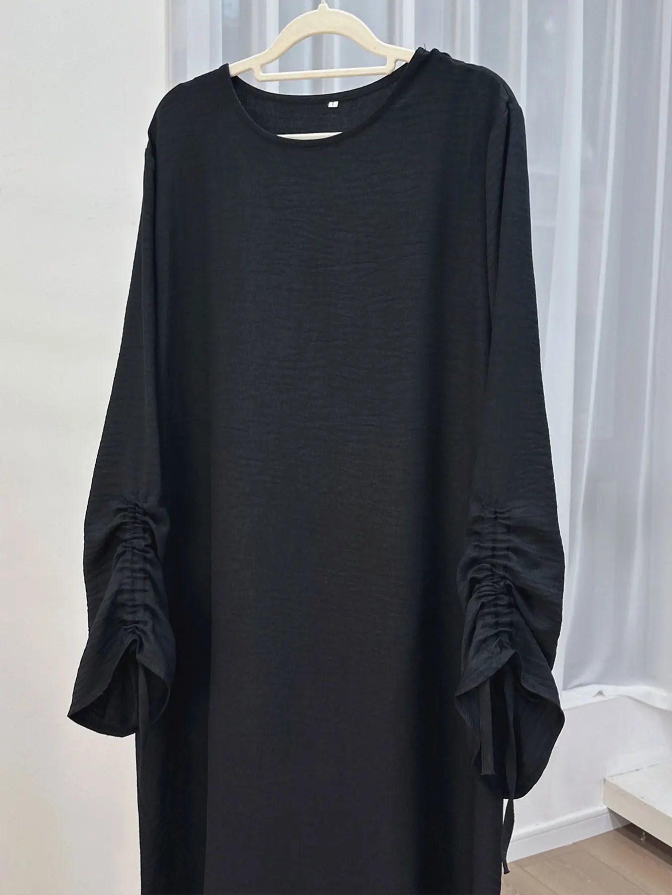 Abaya Naïla — Lace-Up Sleeves (Casual Edition)