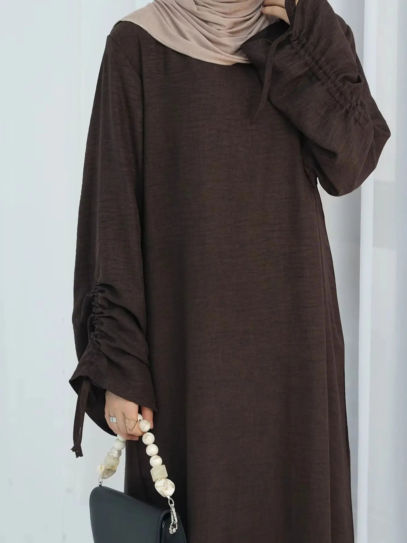 Abaya Naïla — Lace-Up Sleeves (Casual Edition)