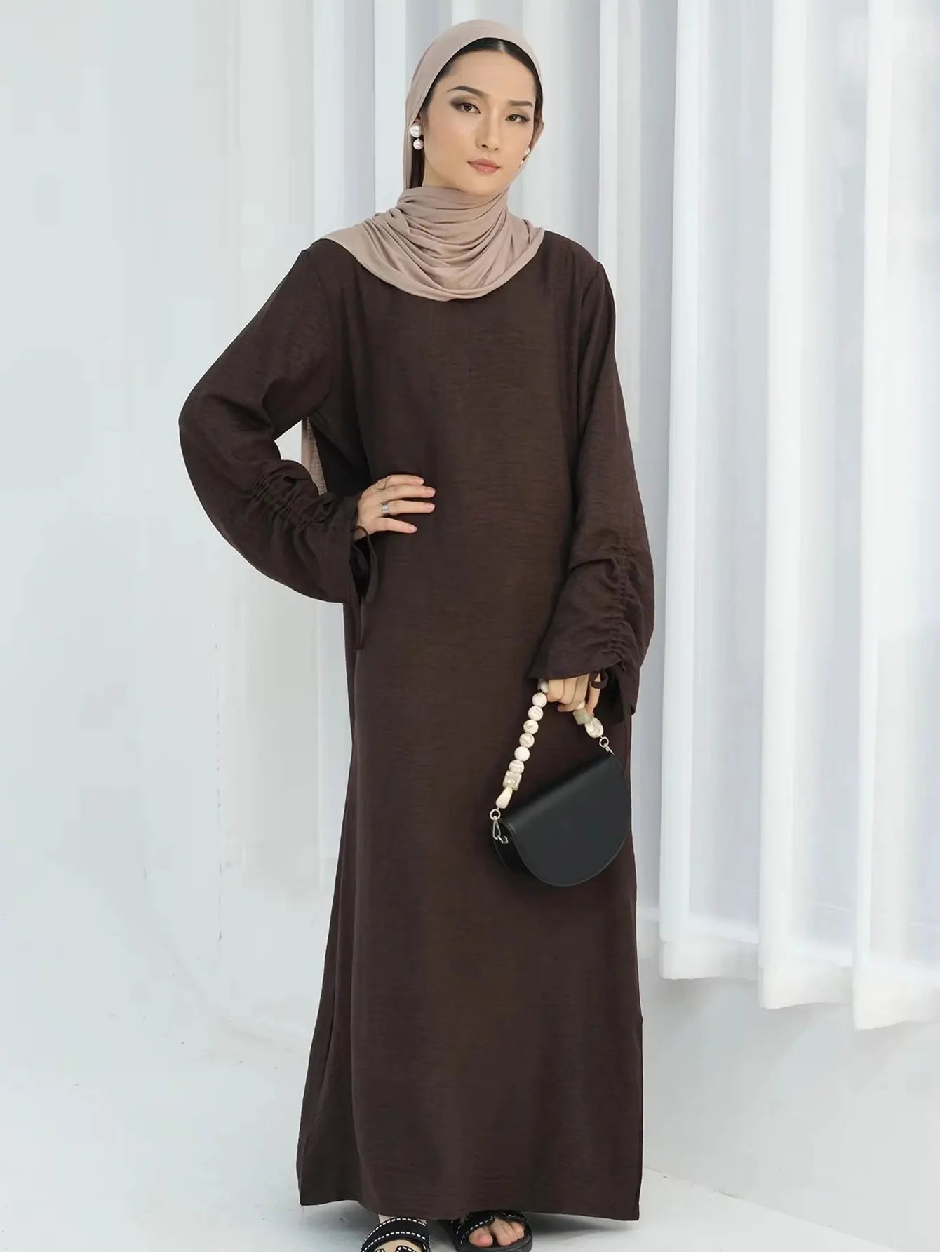 Abaya Naïla — Lace-Up Sleeves (Casual Edition)