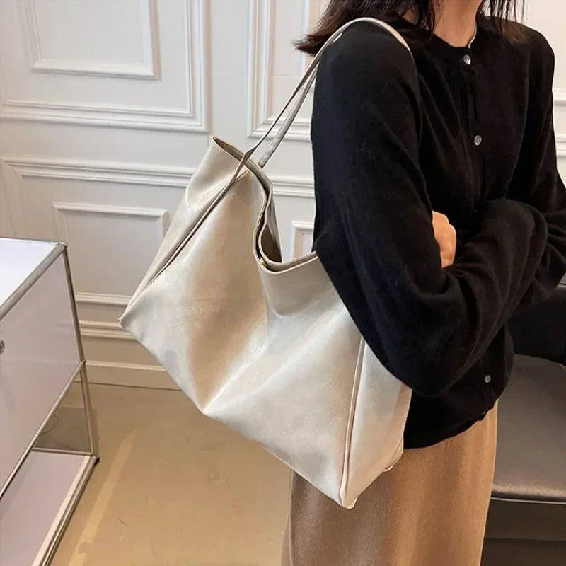 The Farah Tote — Original Leather Bucket Bag