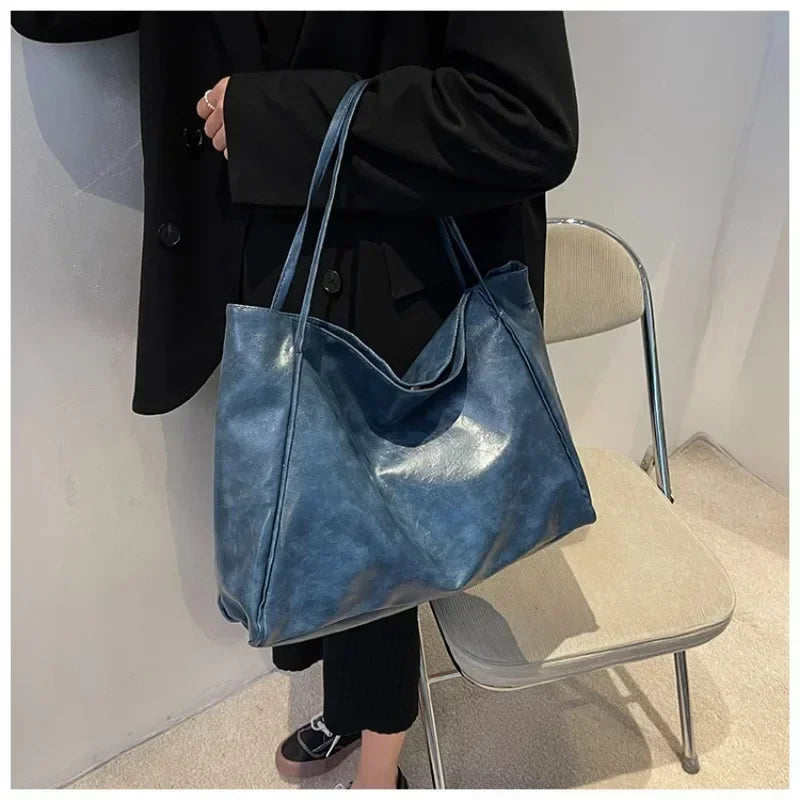 The Farah Tote — Original Leather Bucket Bag