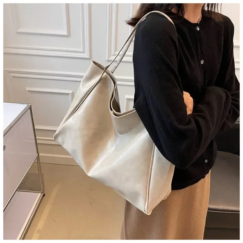 The Farah Tote — Original Leather Bucket Bag