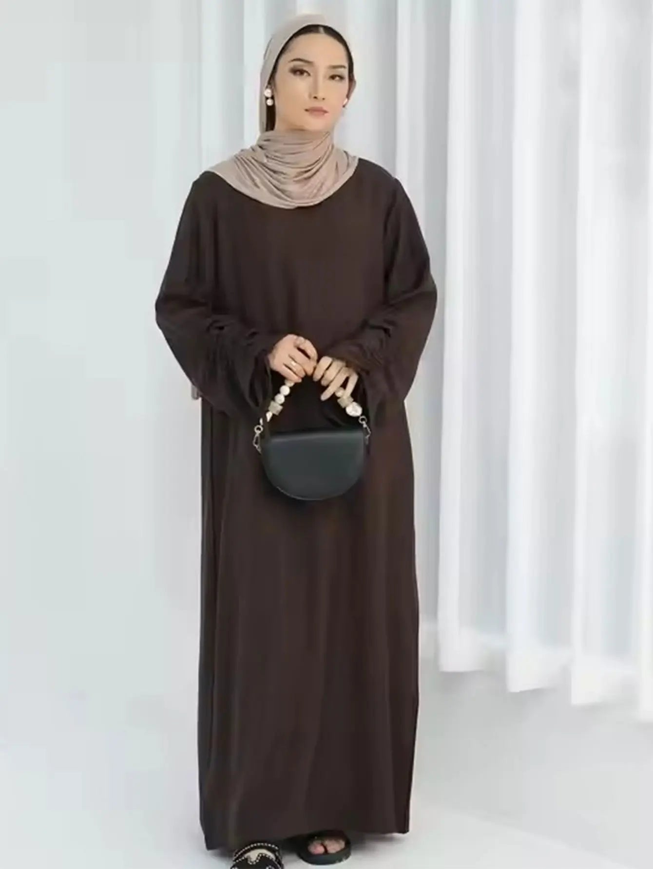 Abaya Naïla — Lace-Up Sleeves (Casual Edition)